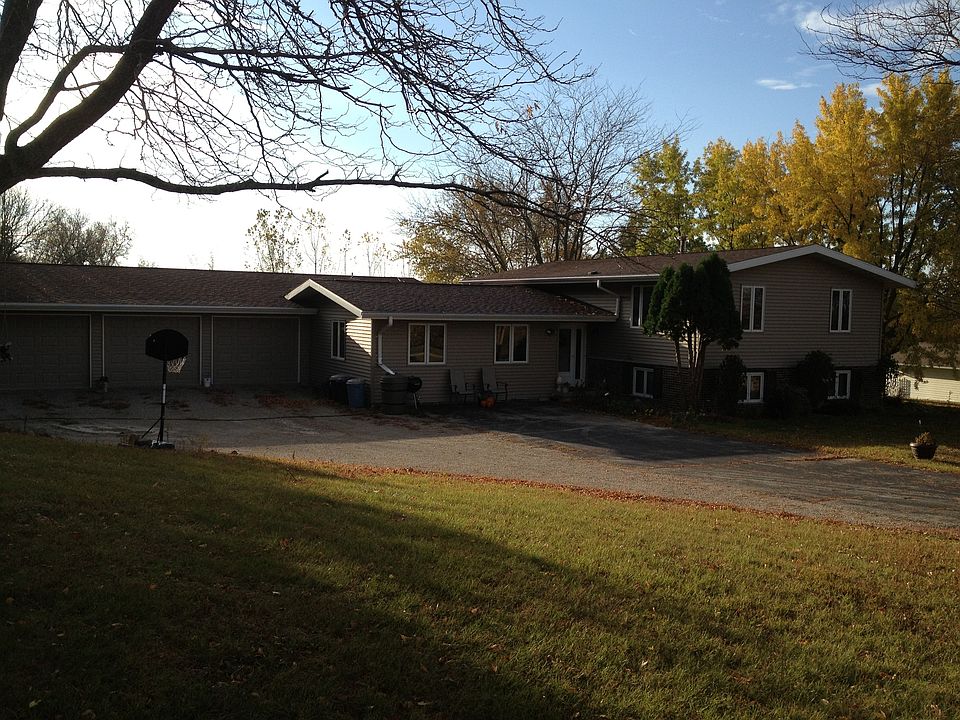 2nd image of N5718 Indianhead Dr