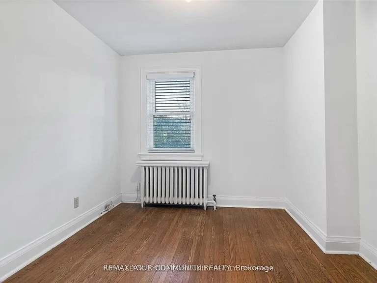 705 Hillsdale Ave E — Photo 10