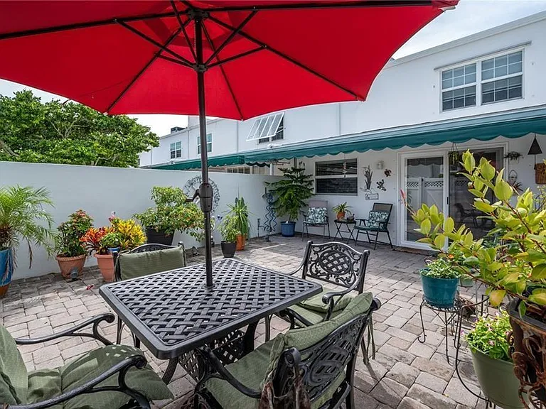2722 Cardinal Dr — Photo 37