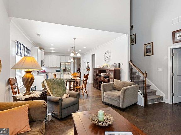 4th image of 6867 Flagstone Way