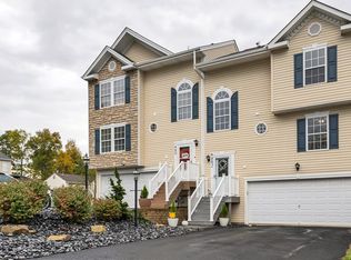882 Talon Ct, Leechburg, PA 15656