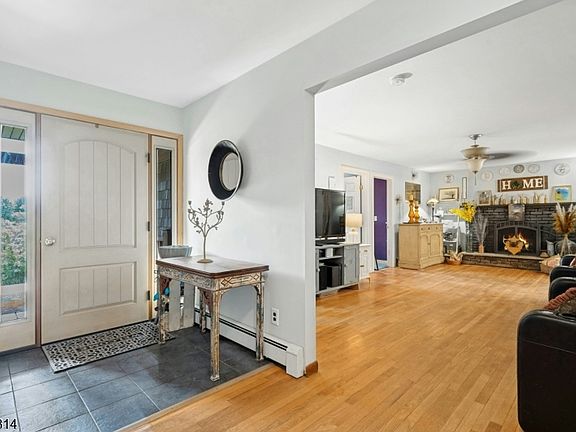 5th image of 4 Northbrae Dr