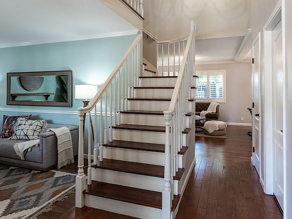 5th image of 312 Grandpark Cir