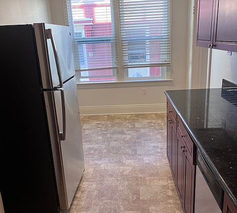 3rd image of 307 Valencia St APT 205
