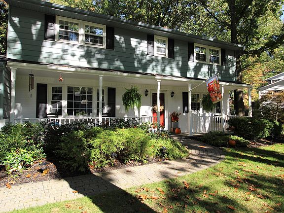 3rd image of 12 Sturbridge Ct