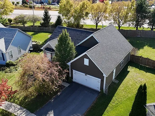 2904 Arbor Ln, Aurora, IL 60502