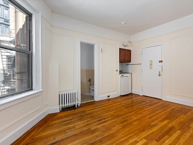 245 W 75th St #6D — Photo 3