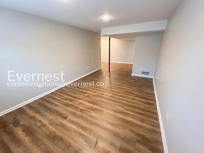 9805 N Wayne Ave — Photo 39