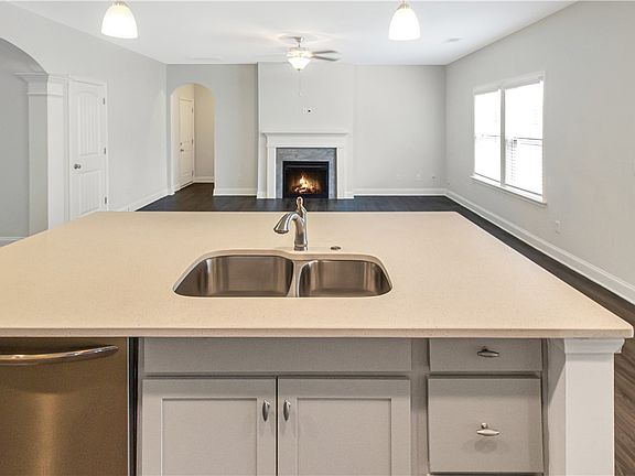 4th image of 1601 Lilah Ct