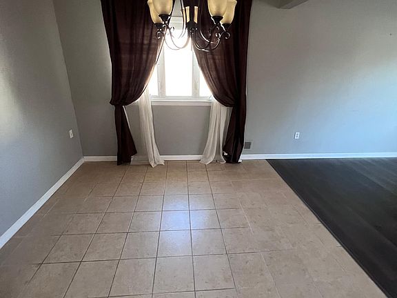 5th image of 668 Armstrong Ave