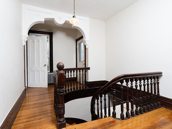 2nd image of 11 Woodlawn Ave #2