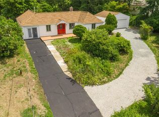 17 Tidball Rd, Mc Kees Rocks, PA 15136