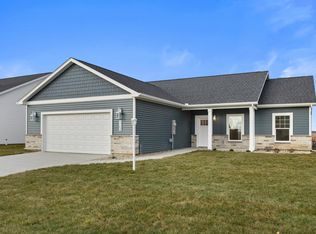 3704 Boulder Ridge Dr, Champaign, IL 61822