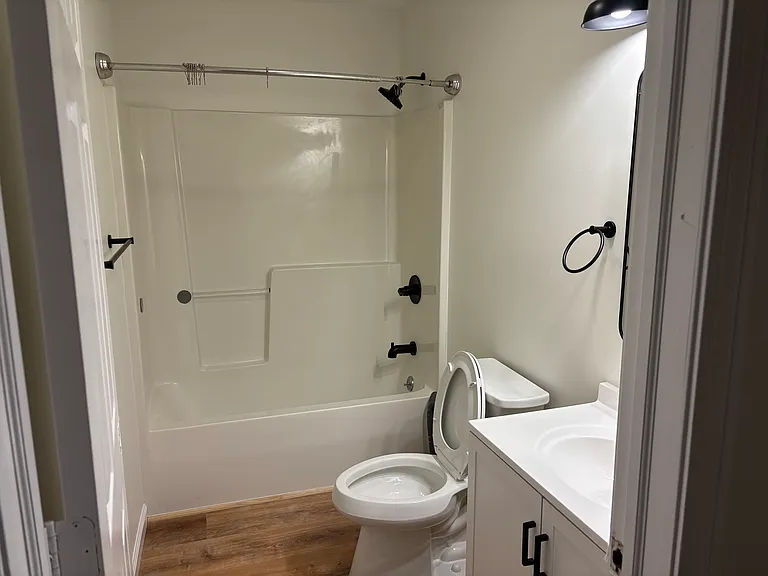 16 Munchausen Ave — Photo 7