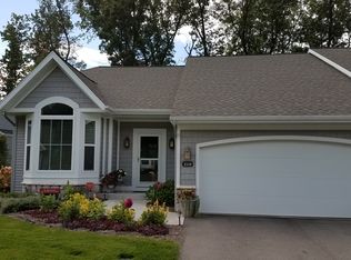 2559 Summit Ridge Dr NE, Grand Rapids, MI 49505