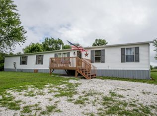 5655 Hawk Lake Dr, Fulton, MO 65251