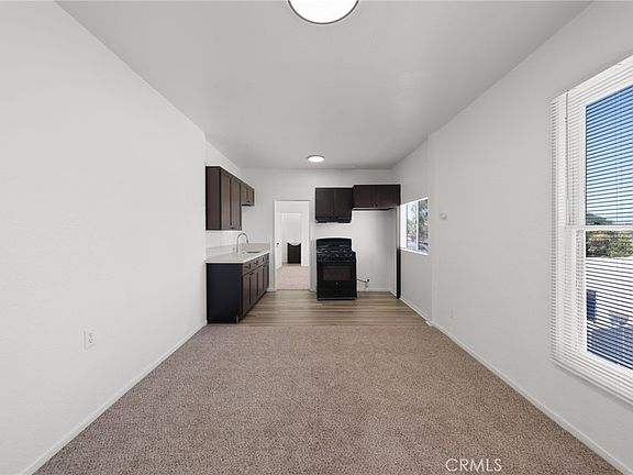 5th image of 927 Orange St APT 5