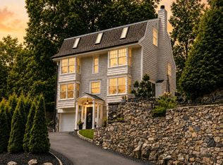 316 Valley Rd, Cos Cob, CT 06807