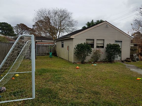 2nd image of 3200 Roosevelt Blvd