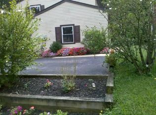 16 Cottage Gate Rd, Sicklerville, NJ 08081