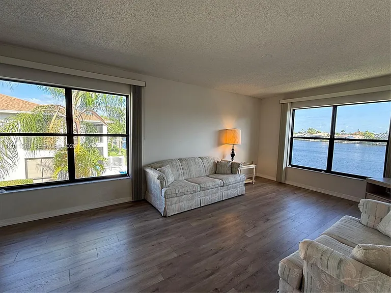 123 SW 47th Ter #201 — Photo 23