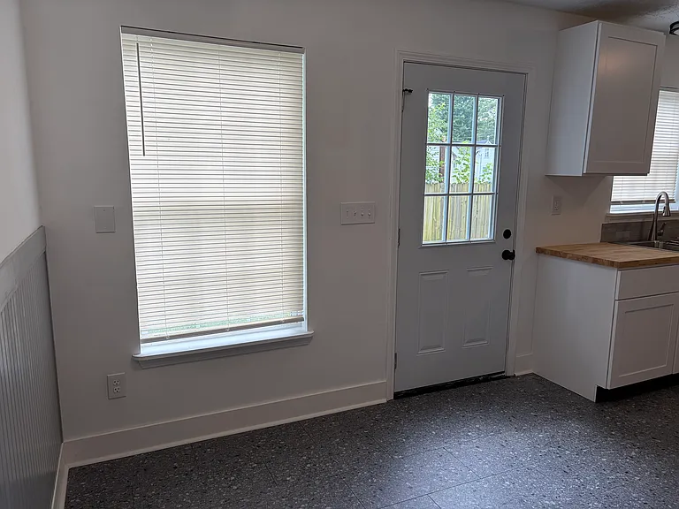 520 Michigan St — Photo 7