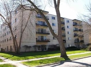 820 Oakton St APT 1A, Evanston, IL 60202