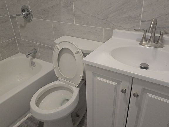 5th image of 78 Hawkins St Unit 1