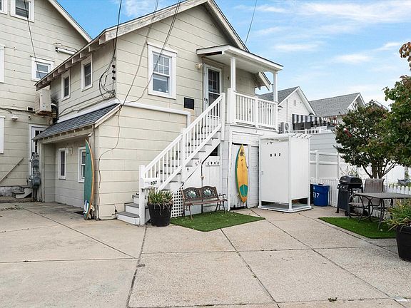 5th image of 3 Gardens Rd #3