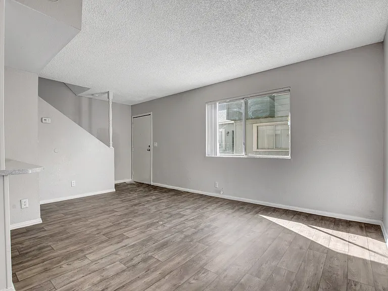 Green Tree Apartments — Photo 14