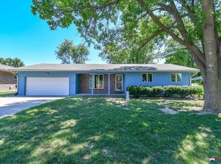 1225 Crestline Dr, Crete, NE 68333