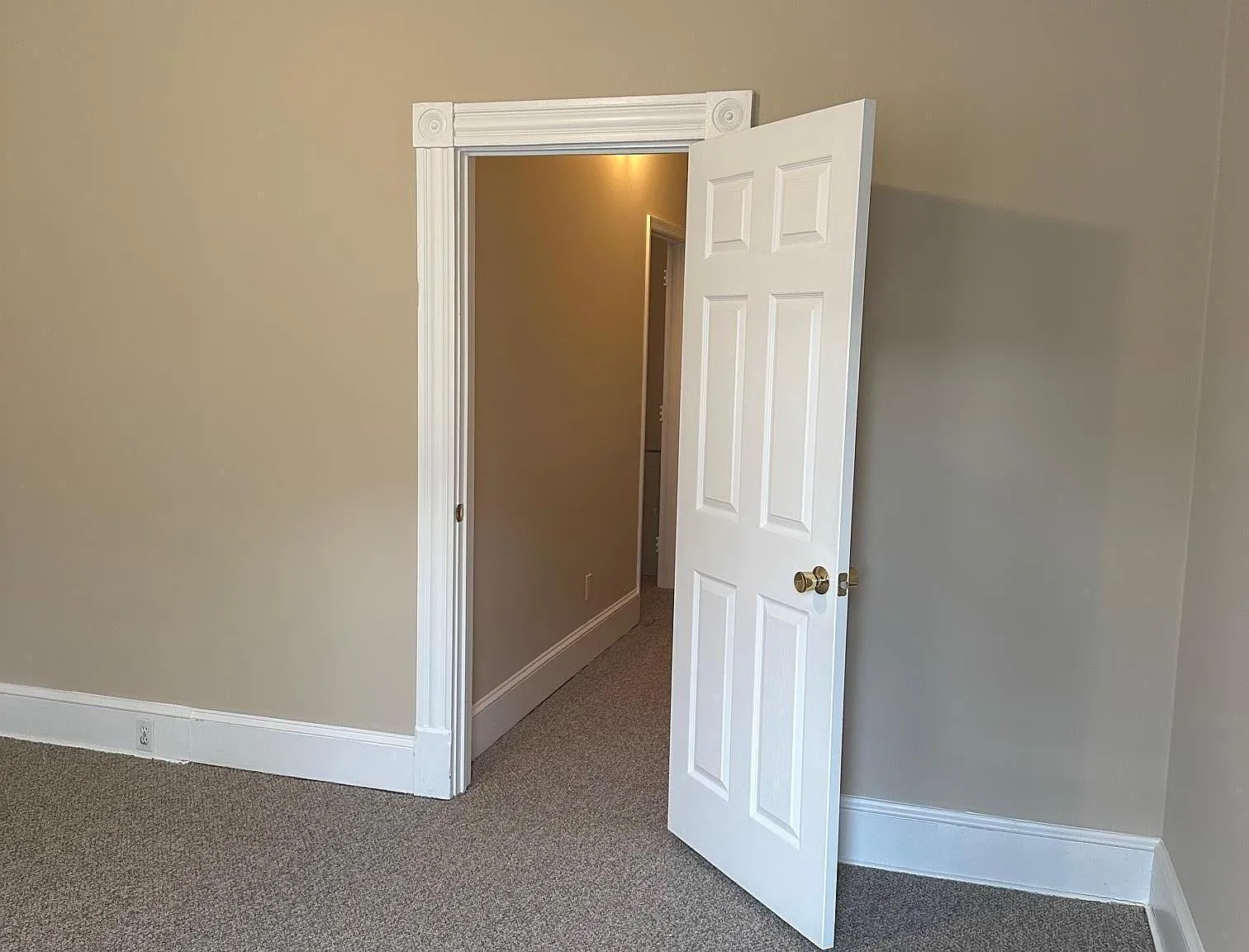 2 bed, 1100 sqft, $1,500 — Photo 2