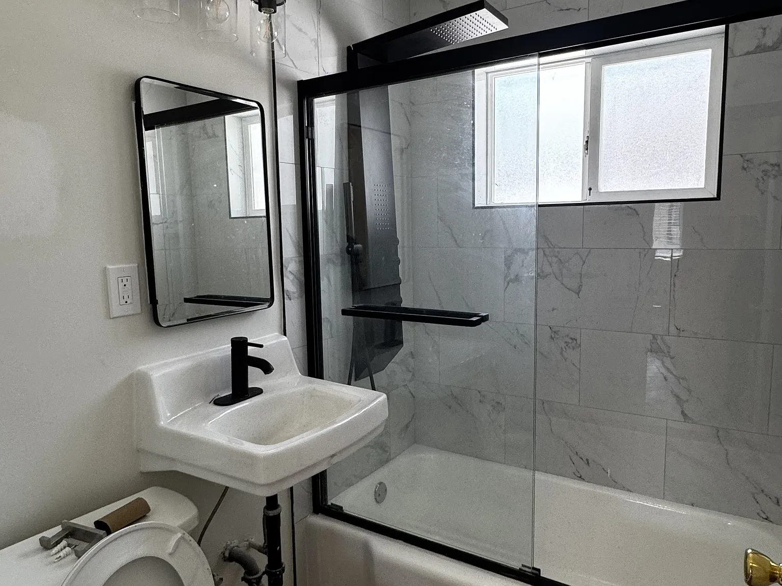 2 bed, 900 sqft, $3,195 — Photo 3