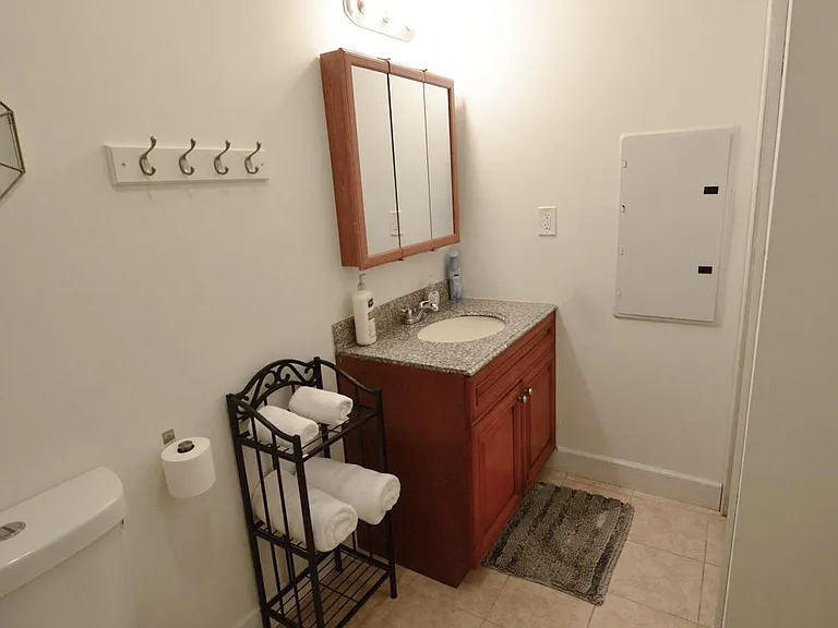 1030 Wood St #3F — Photo 6