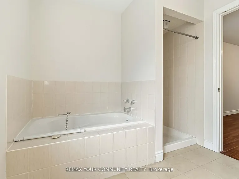 120 Shaftsbury Ave — Photo 20