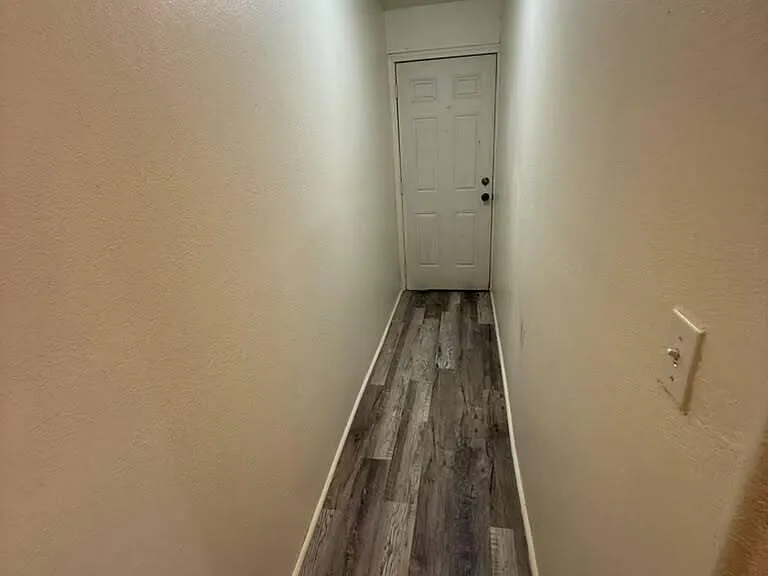 1305 N C Ave — Photo 15