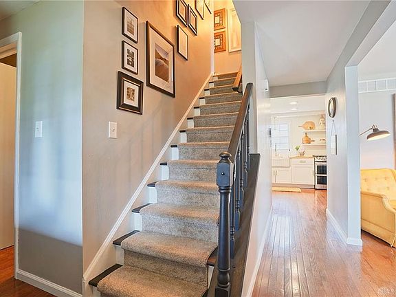 3rd image of 273 Royal Oaks Dr