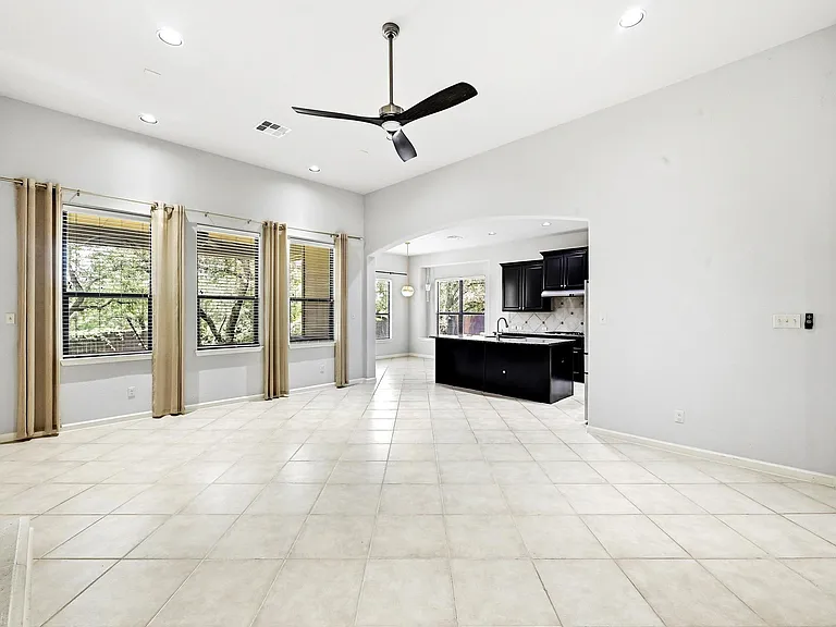 1611 Rimstone Dr — Photo 4