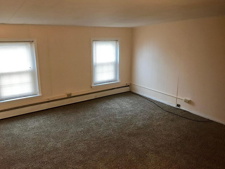 2nd image of 557 E Lafayette St