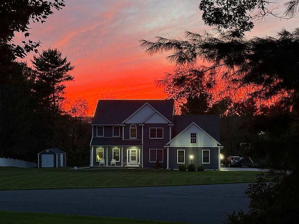 2nd image of 6 Park Edge Ln