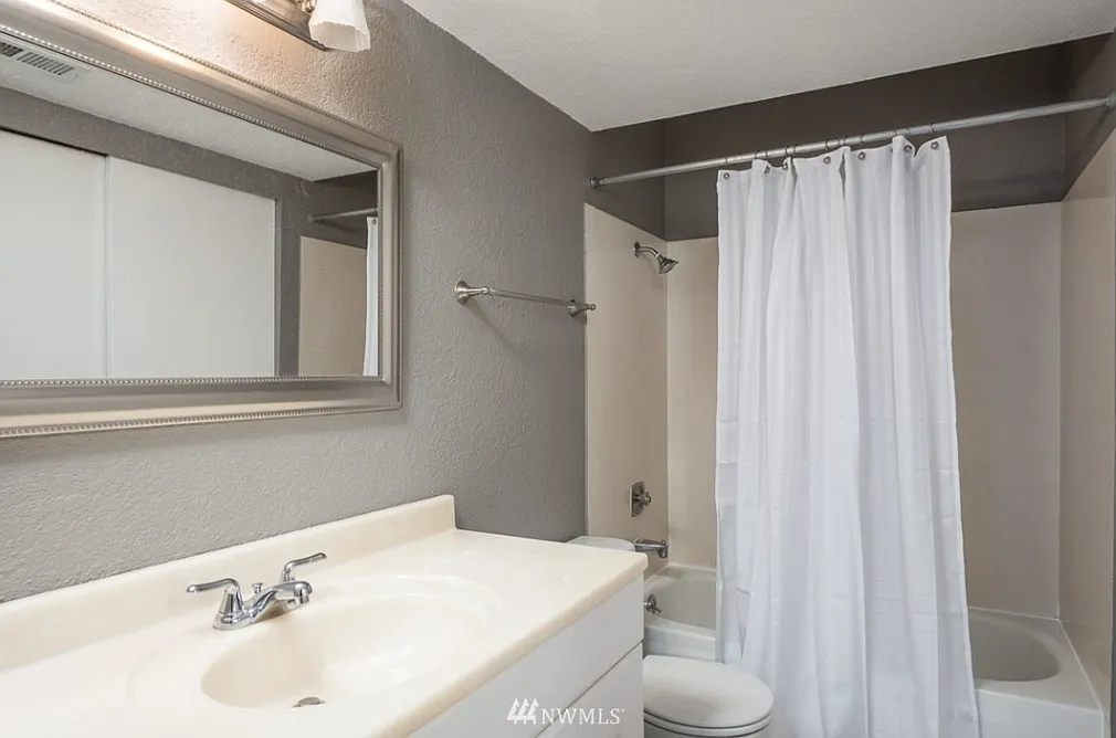1 bed, 640 sqft, $1,890 — Photo 3