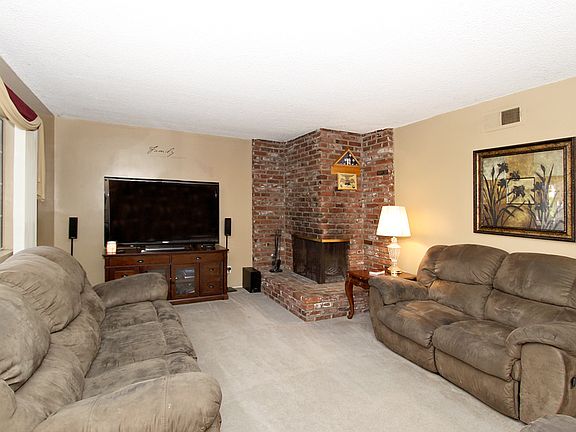 4th image of 9410 Live Oak Ave