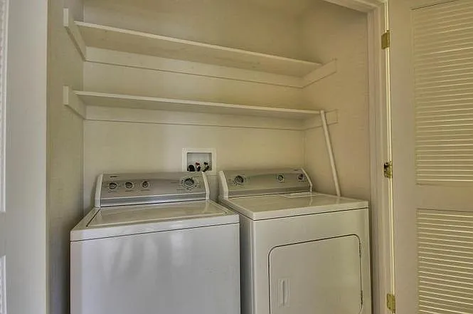 3 bed, 1.5 bath, 1240 sqft, $2,995 — Photo 2