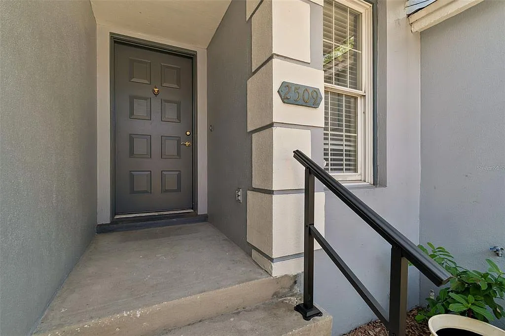 Building Photo - 2509 Crowder Ln #13
