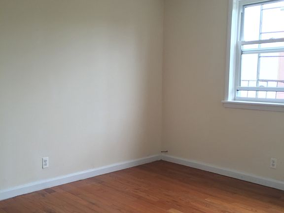 4th image of 2545 36th St