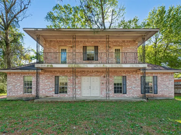 410 Caesars Cir, New Caney, TX 77357