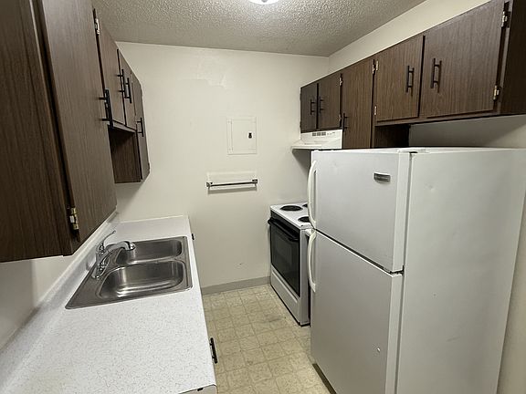 3rd image of 222 S Greenwood St #11