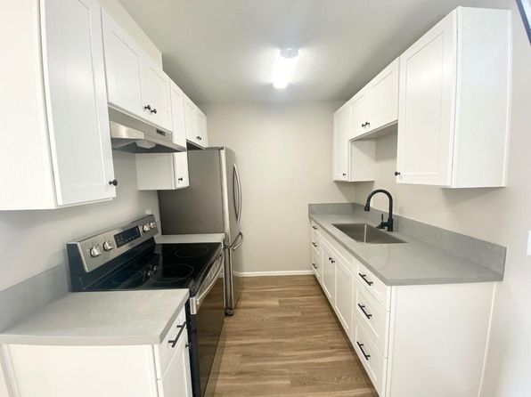1141 E 7th St #8