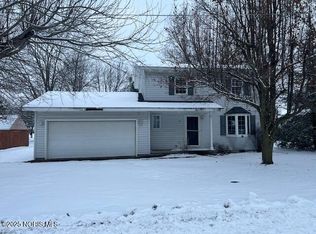 415 E Hubbard St, Hamler, OH