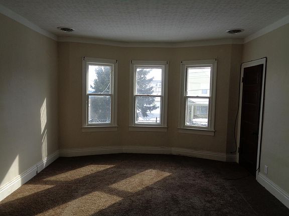 4th image of 68 Gladstone St
